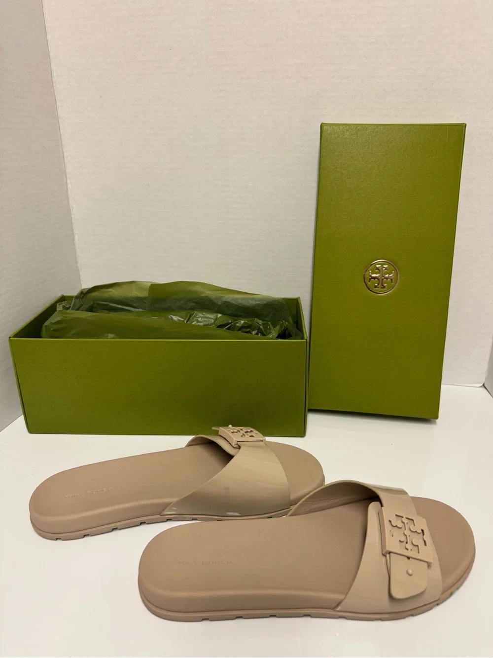 Tory Burch Mellow Buckle Stone Grey Patent Slide with Logo Buckle Size 9